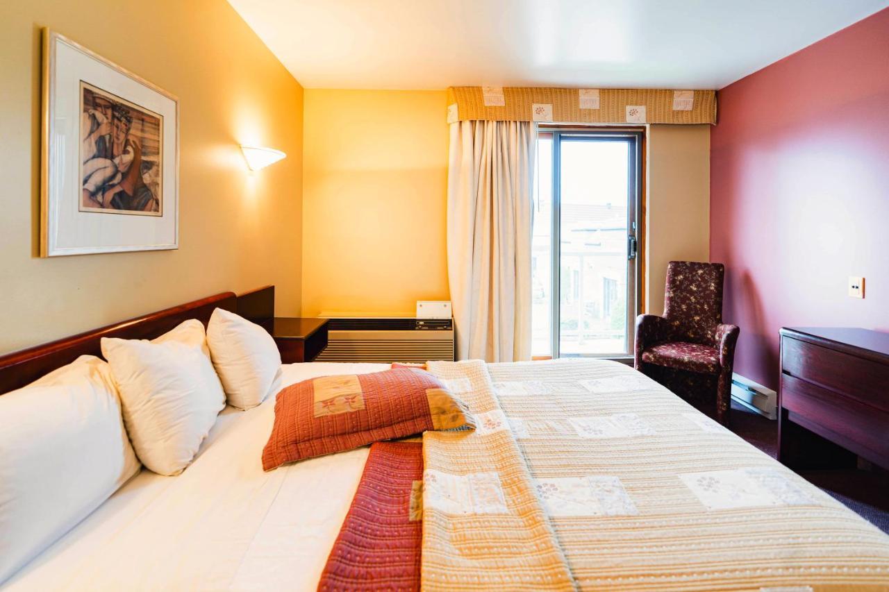 Auberge Harris Saint-Jean-sur-Richelieu Exterior photo