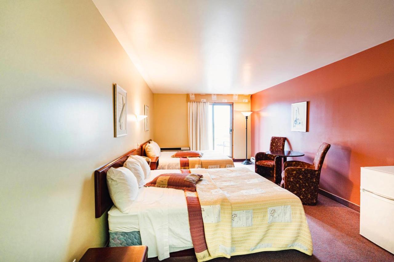Auberge Harris Saint-Jean-sur-Richelieu Exterior photo