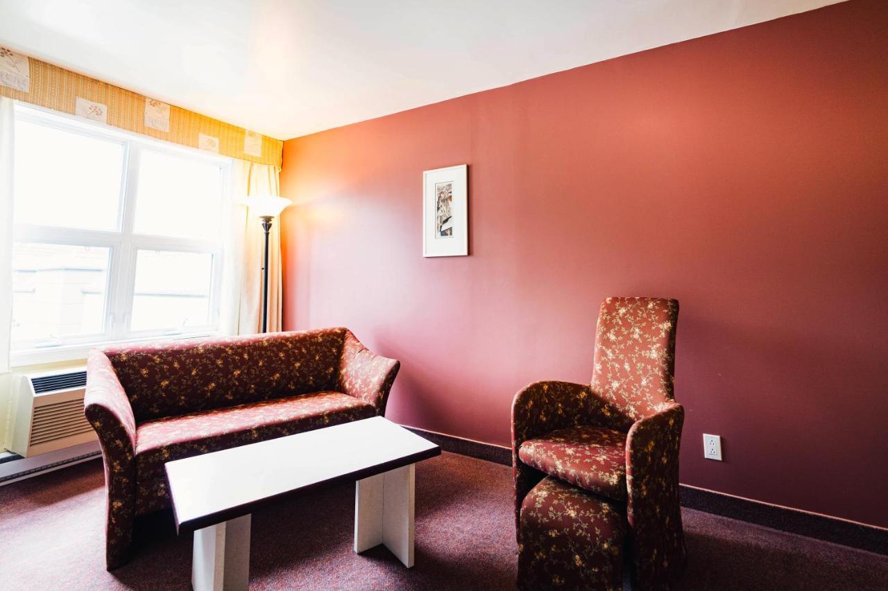 Auberge Harris Saint-Jean-sur-Richelieu Exterior photo