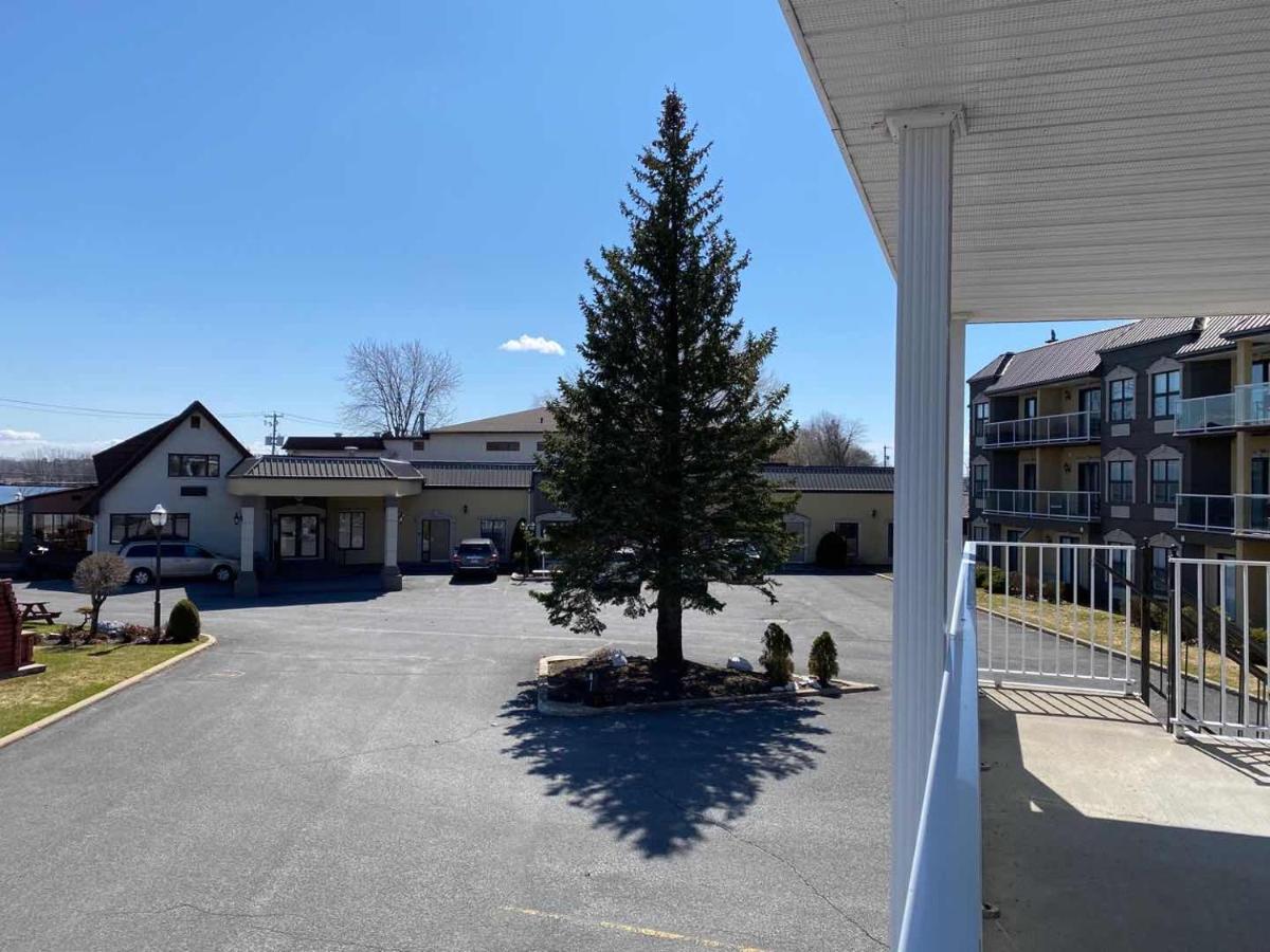 Auberge Harris Saint-Jean-sur-Richelieu Exterior photo